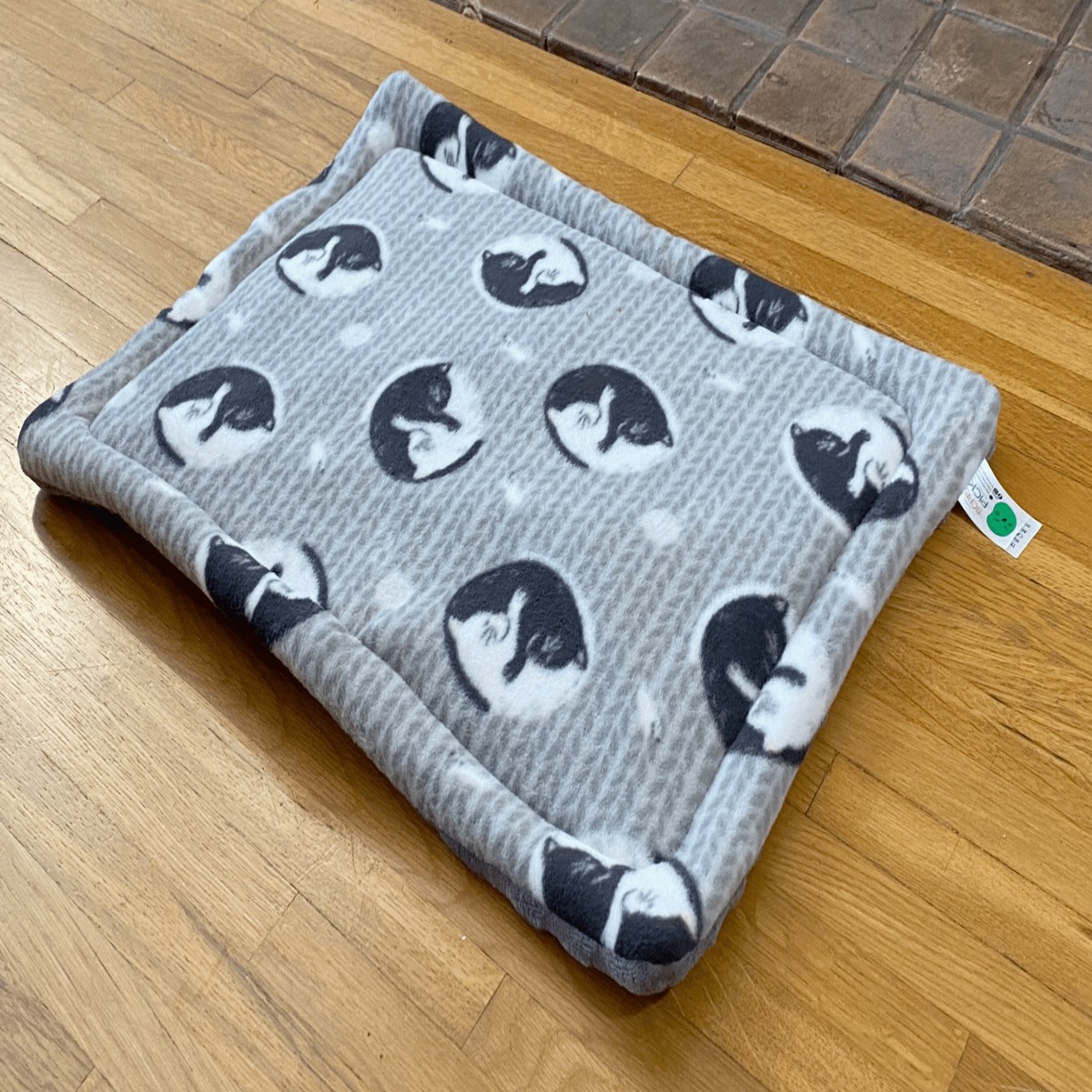 17% OFF! Screaming Pickles Handmade Fleece Pet Bed Cozy Mat: Yin Yang Kitties